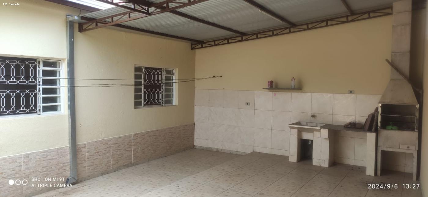 Casa à venda com 2 quartos, 250m² - Foto 4