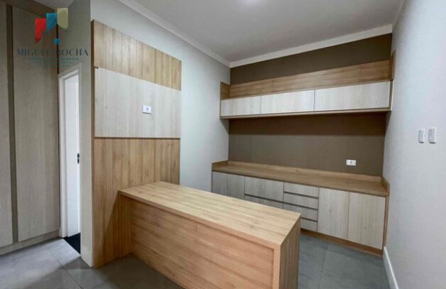 Casa à venda com 3 quartos, 302m² - Foto 7