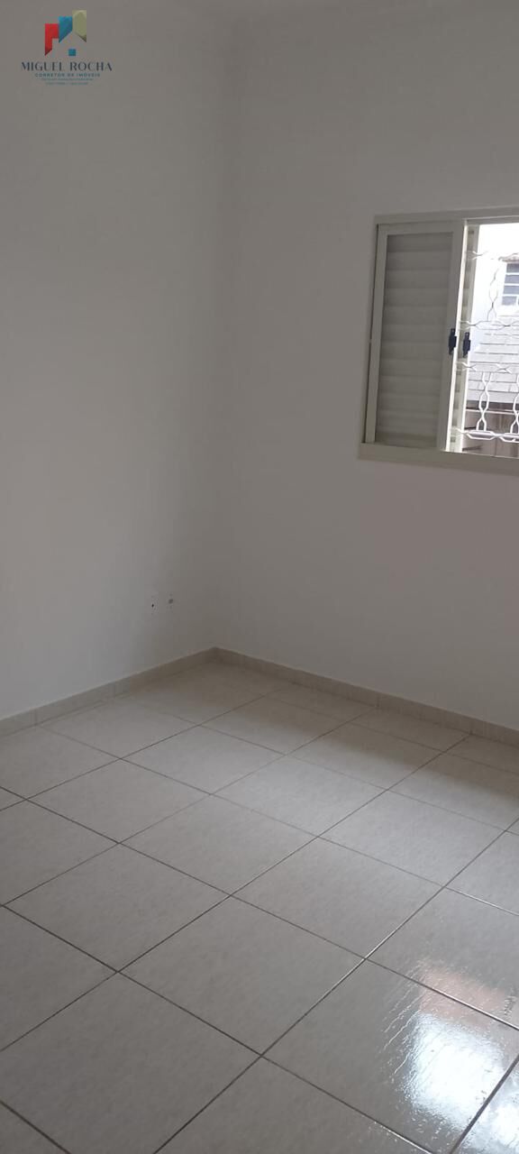 Casa à venda com 2 quartos, 51m² - Foto 9