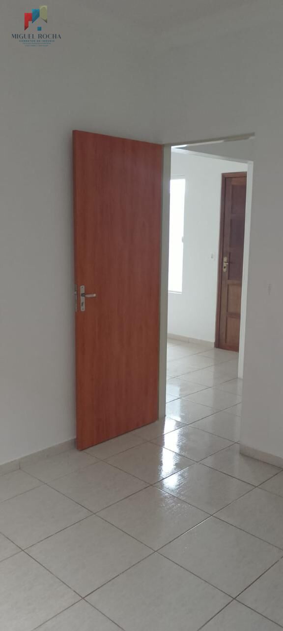 Casa à venda com 2 quartos, 51m² - Foto 8