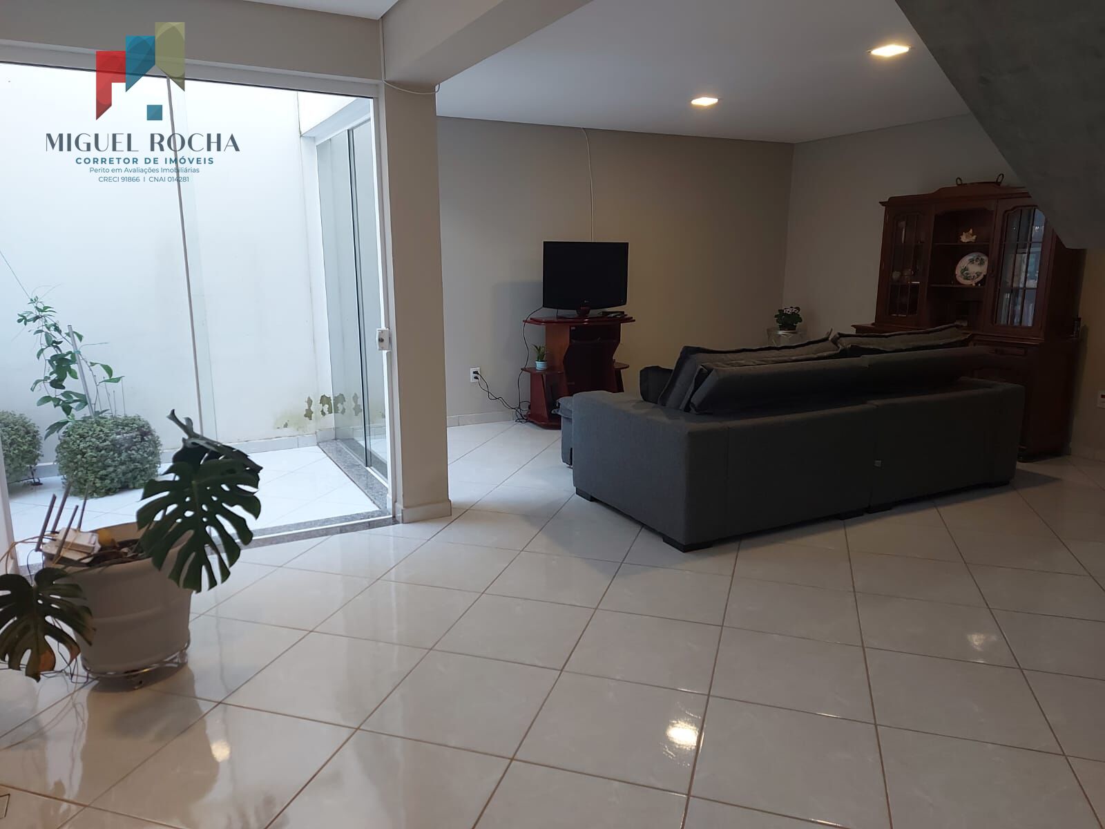 Casa à venda com 2 quartos, 246m² - Foto 8