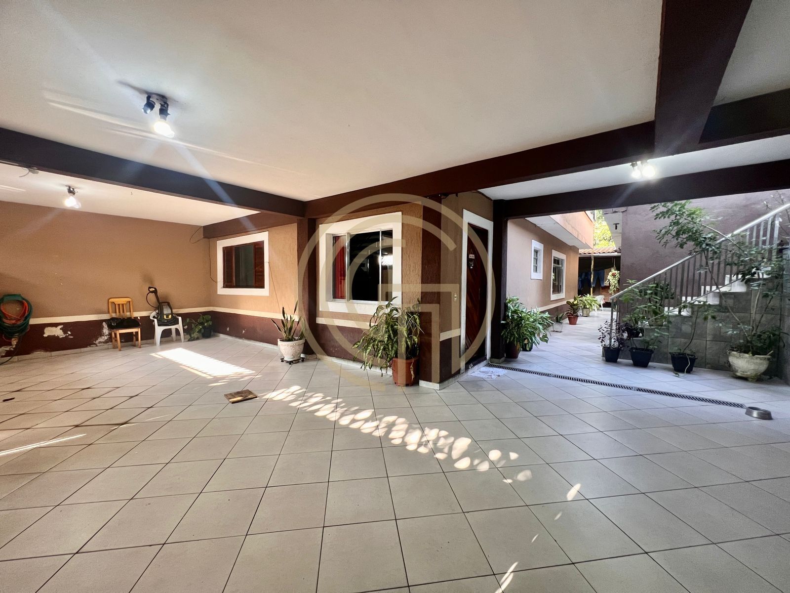 Casa, 6 quartos, 250 m² - Foto 1