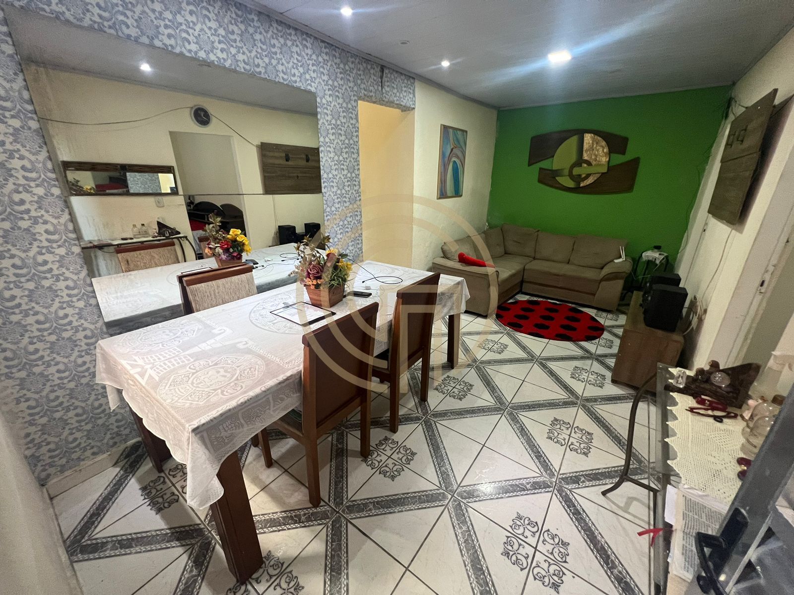 Casa, 6 quartos, 130 m² - Foto 1