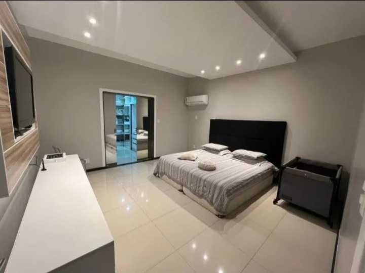 Casa à venda com 4 quartos, 400m² - Foto 8