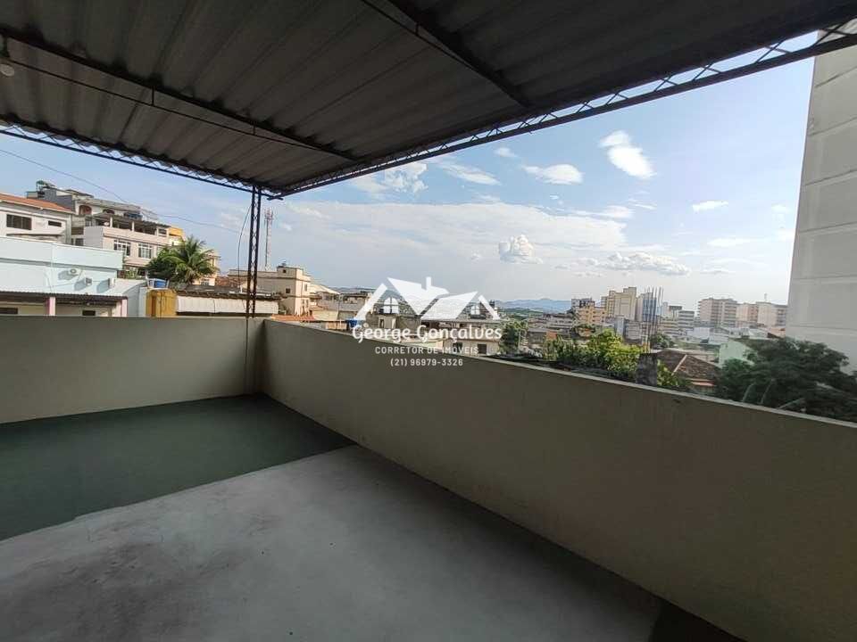 Casa à venda com 6 quartos, 250m² - Foto 10