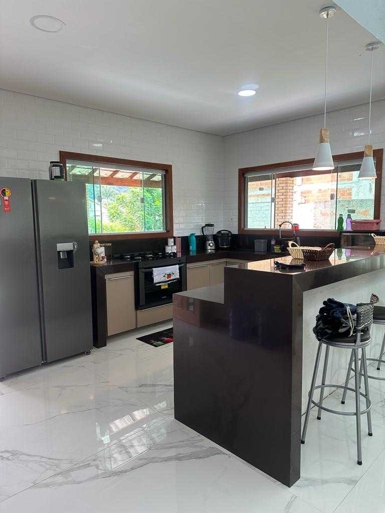 Casa à venda com 4 quartos, 200m² - Foto 10