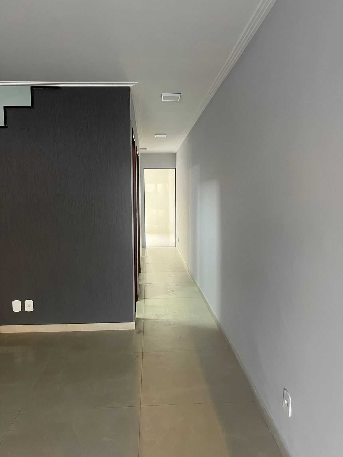 Casa à venda com 4 quartos, 180m² - Foto 3