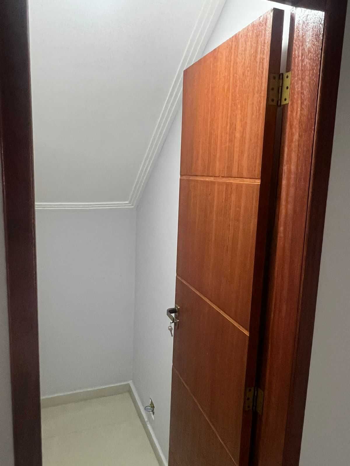 Casa à venda com 4 quartos, 180m² - Foto 4