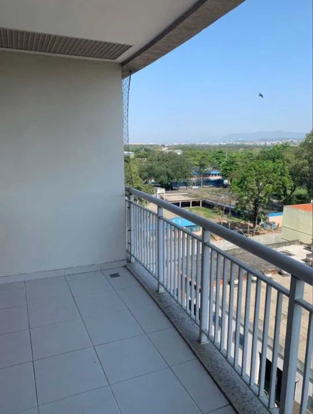 Apartamento à venda com 2 quartos, 69m² - Foto 3