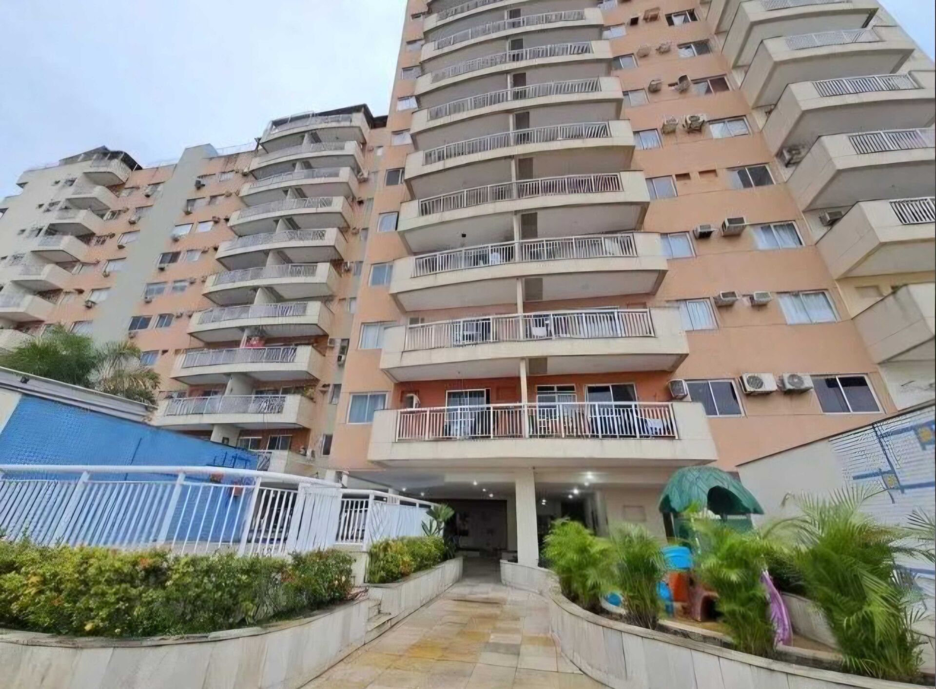 Apartamento à venda com 2 quartos, 69m² - Foto 1