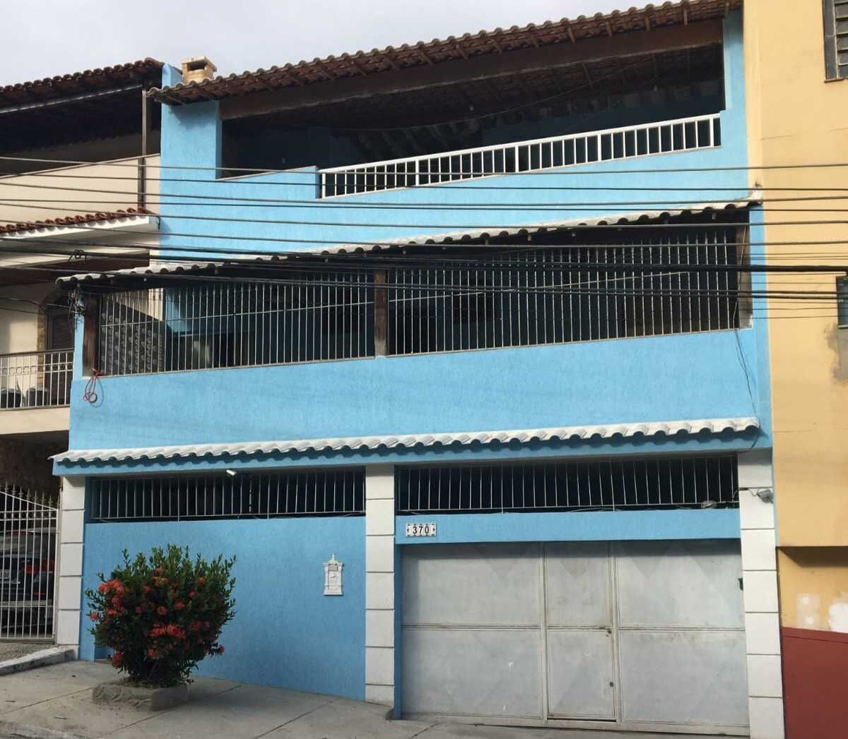 Casa à venda com 3 quartos, 450m² - Foto 1