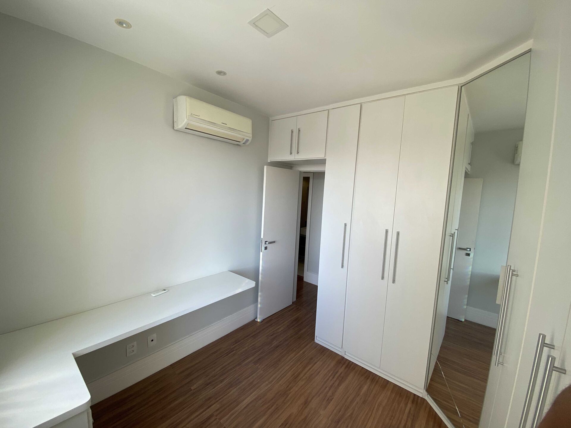 Apartamento à venda com 2 quartos, 70m² - Foto 7