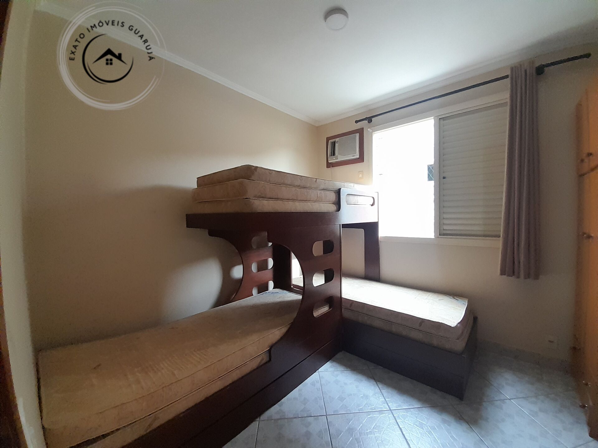 Apartamento padrão de 02 dormitórios para locação anual na p
