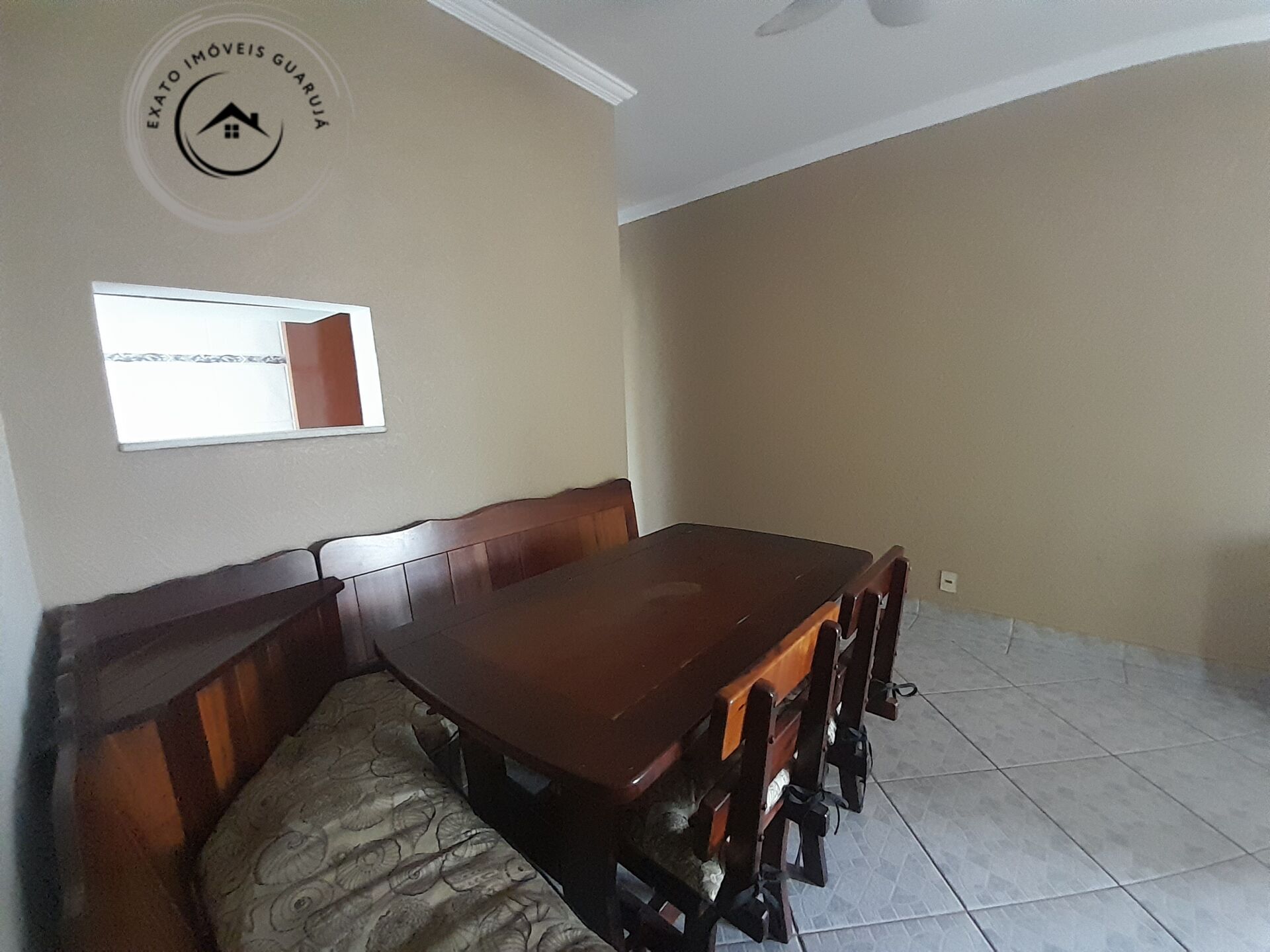 Apartamento padrão de 02 dormitórios para locação anual na p