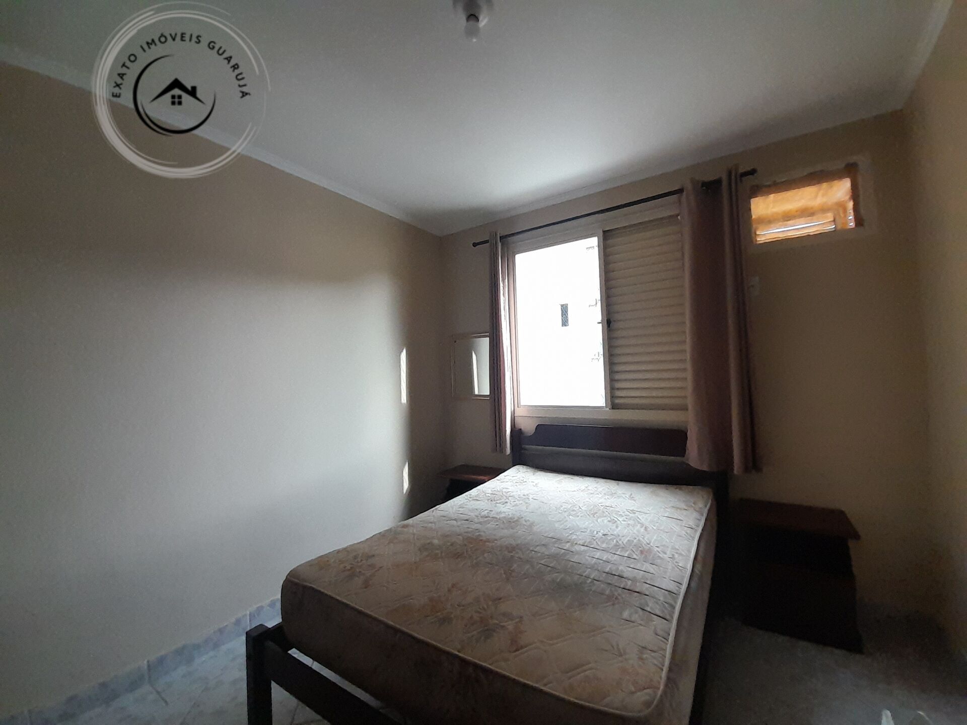 Apartamento padrão de 02 dormitórios para locação anual na p