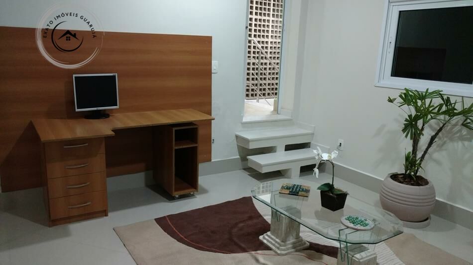 Casa em condomínio fechado na praia da enseada