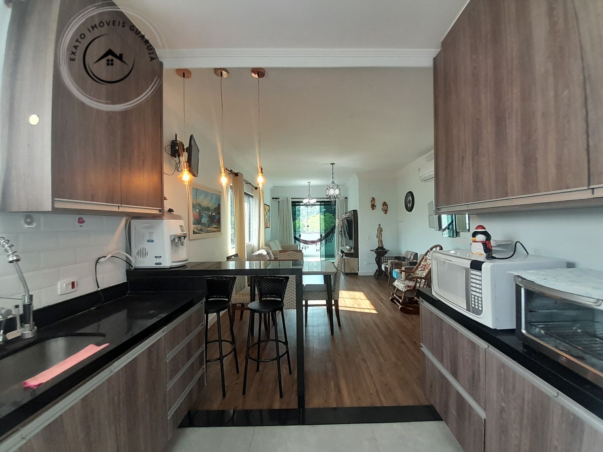 Cobertura duplex de 03 dormitórios para locação anual na pra