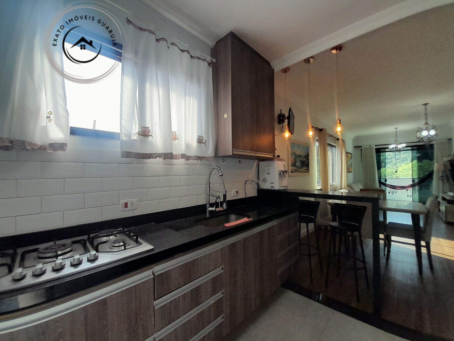 Cobertura duplex de 03 dormitórios para locação anual na pra