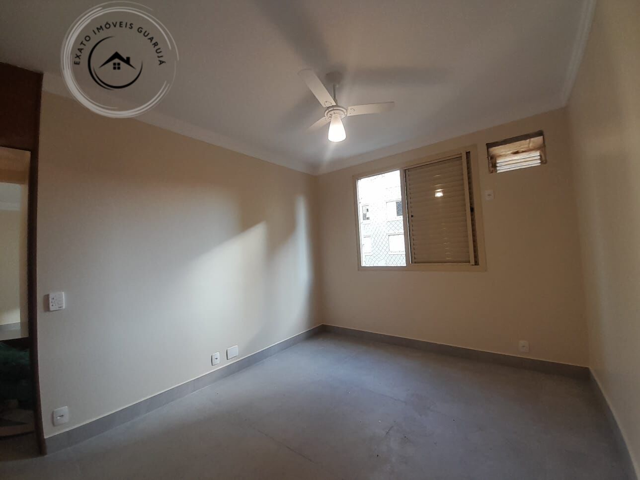 Apartamento padrão de 02 dormitórios para locação anual na p