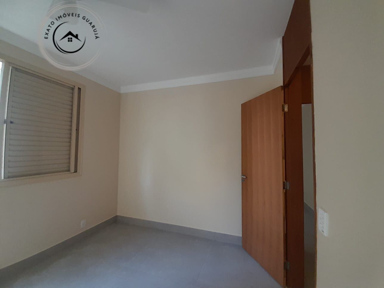 Apartamento padrão de 02 dormitórios para locação anual na p