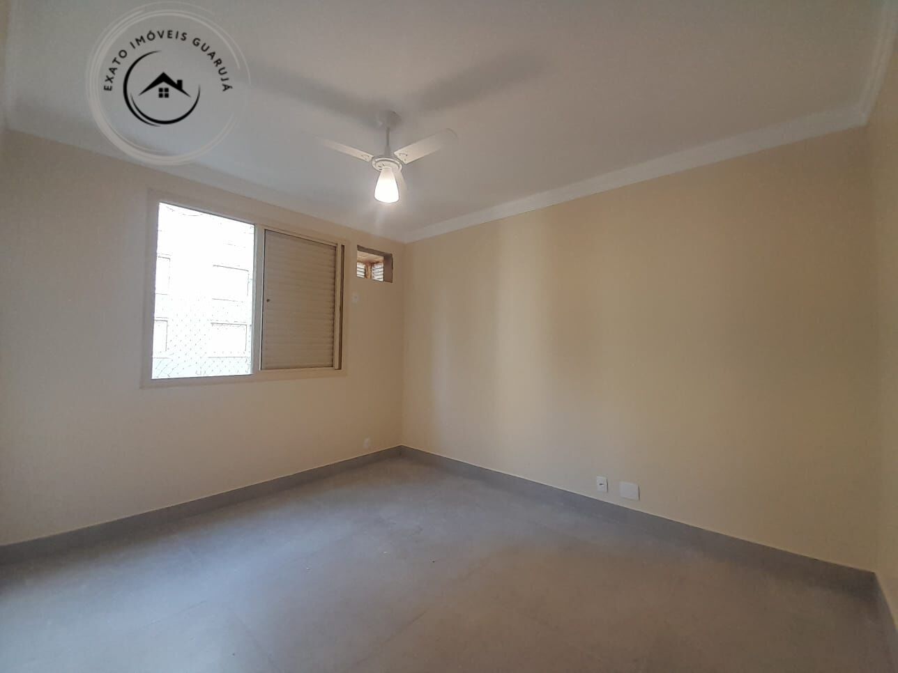 Apartamento padrão de 02 dormitórios para locação anual na p