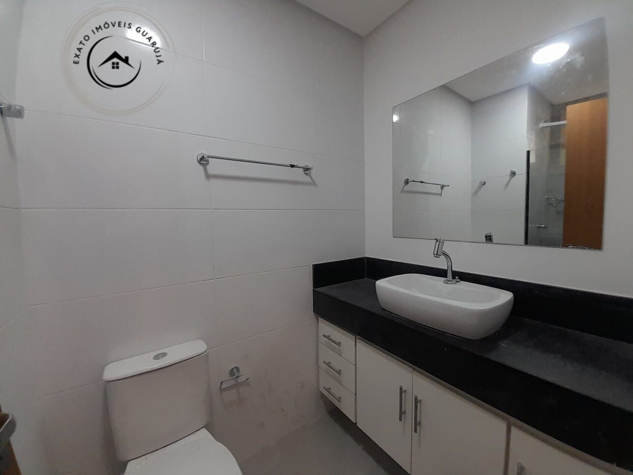 Apartamento padrão de 02 dormitórios para locação anual na p