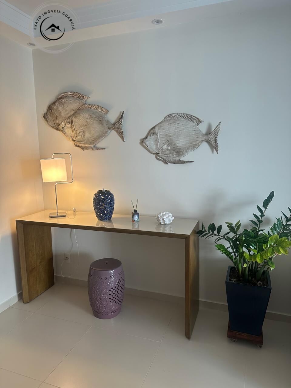 Apartamento padrão de 03 dormitórios para locação anual na p