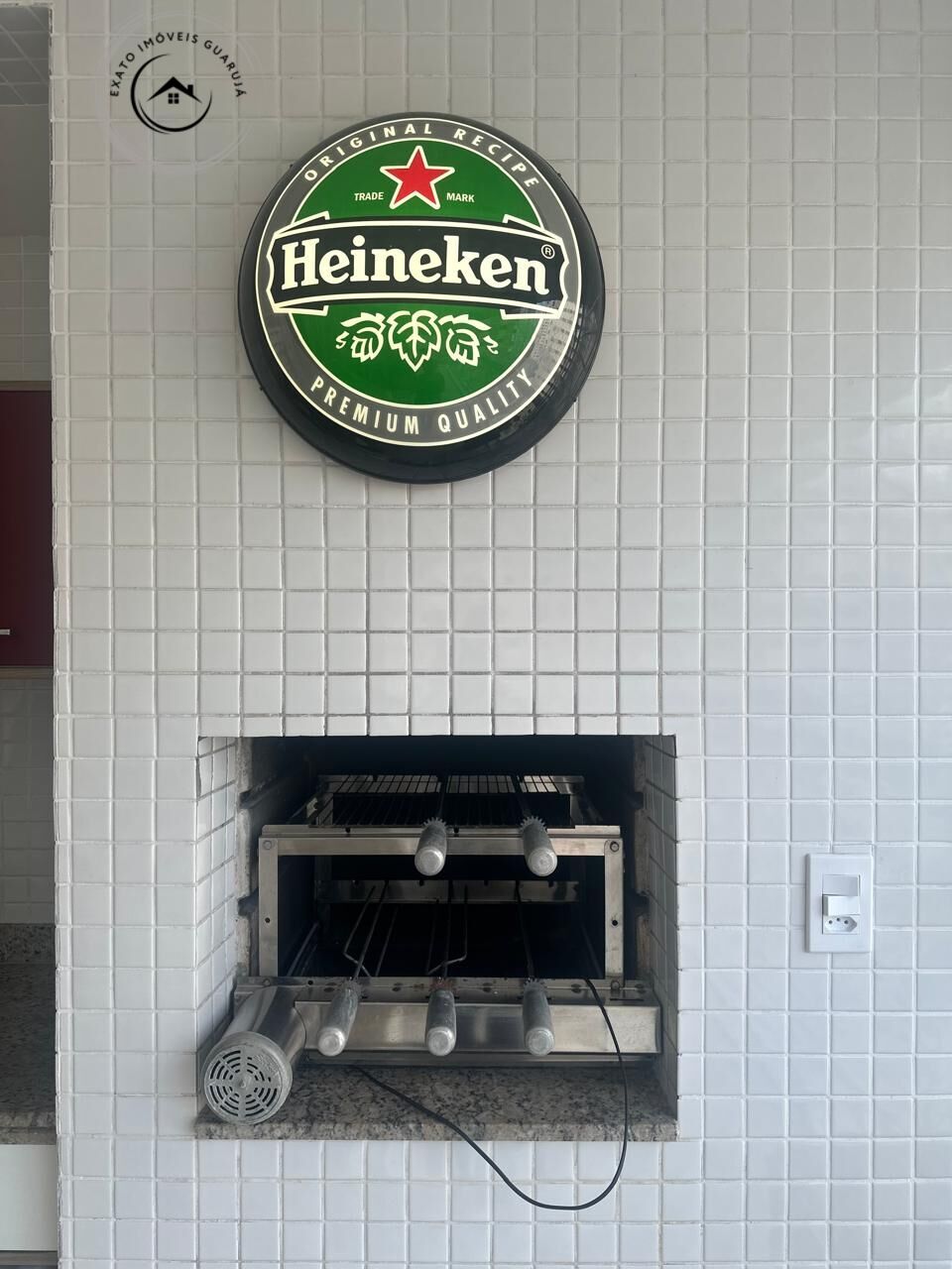 Apartamento padrão de 03 dormitórios para locação anual na p
