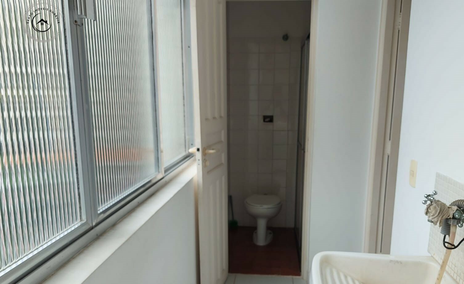 Apartamento padrão de 02 dormitórios para locação de tempora