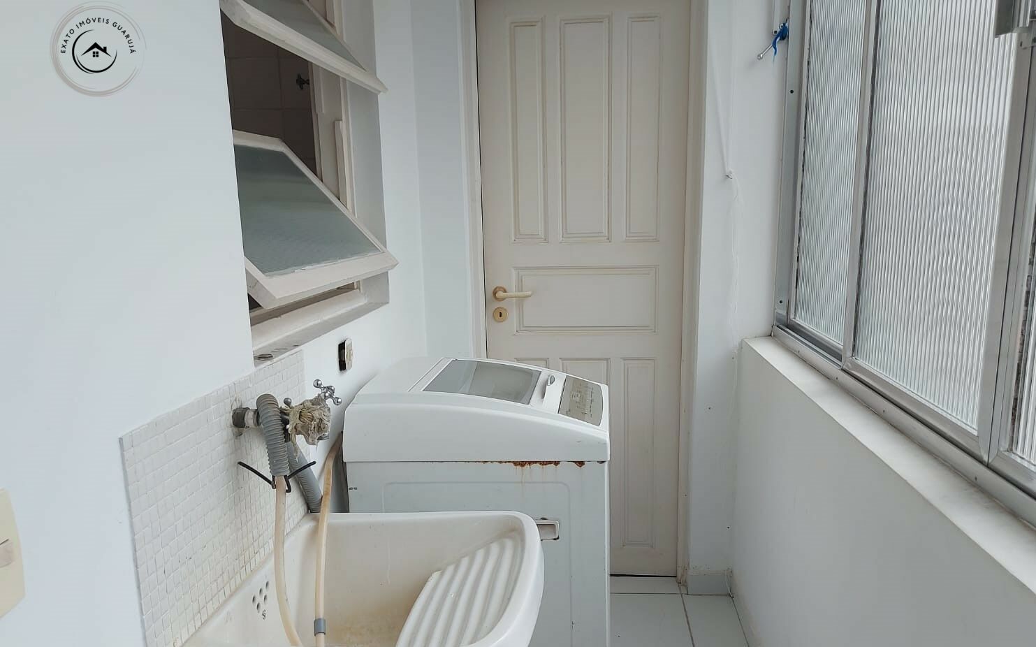 Apartamento padrão de 02 dormitórios para locação de tempora