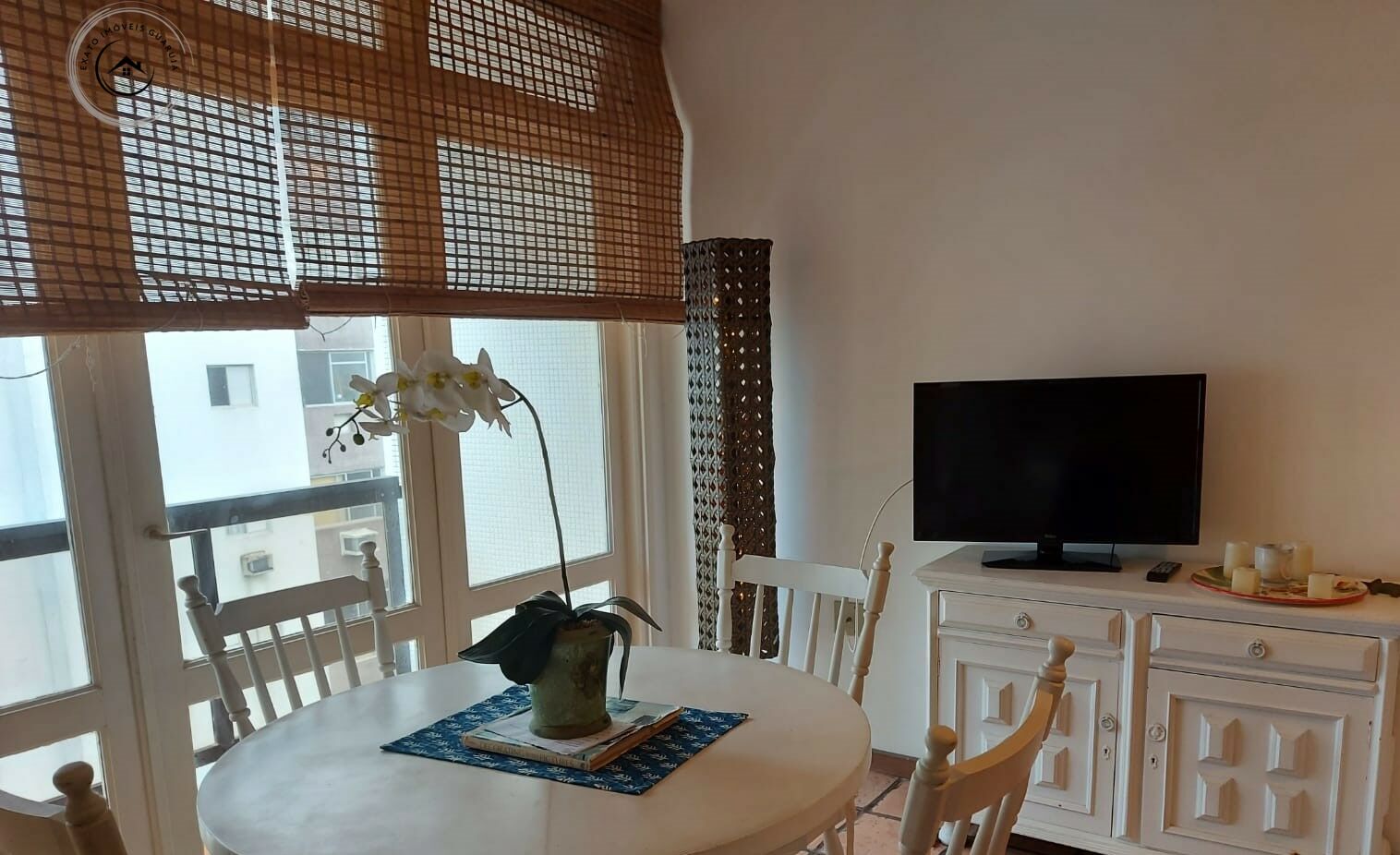 Apartamento padrão de 02 dormitórios para locação de tempora