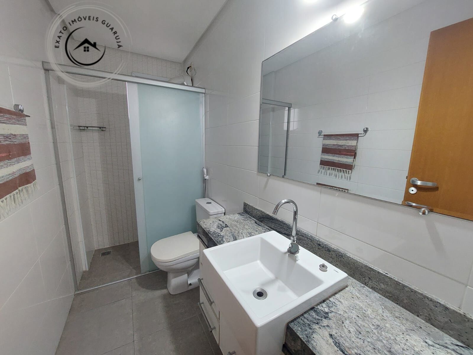 Apartamento alto padrão de 03 dormitórios para venda na prai