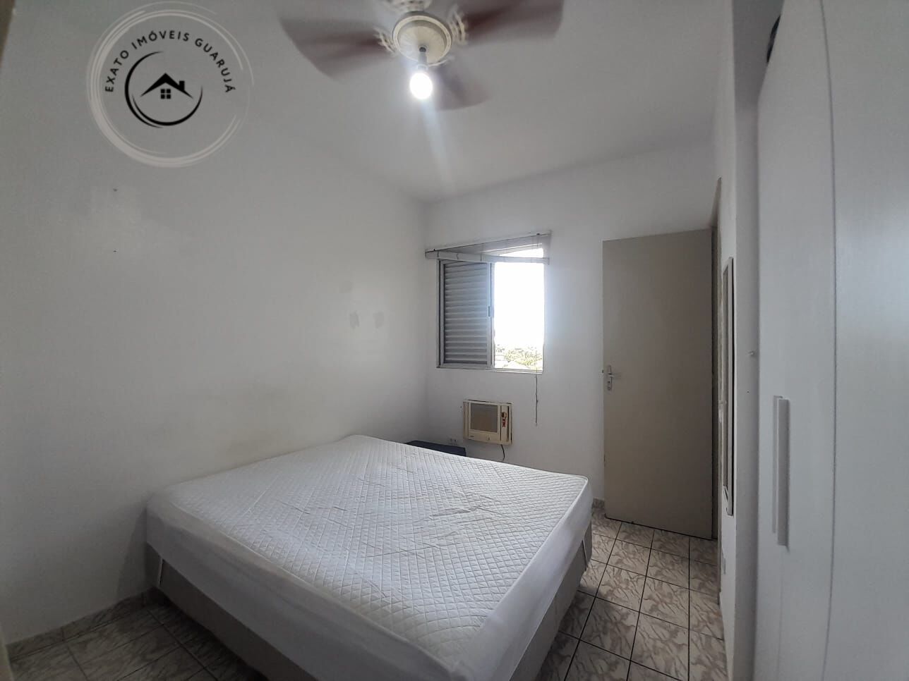 Apartamento padrão para locação anual na praia da enseada, g