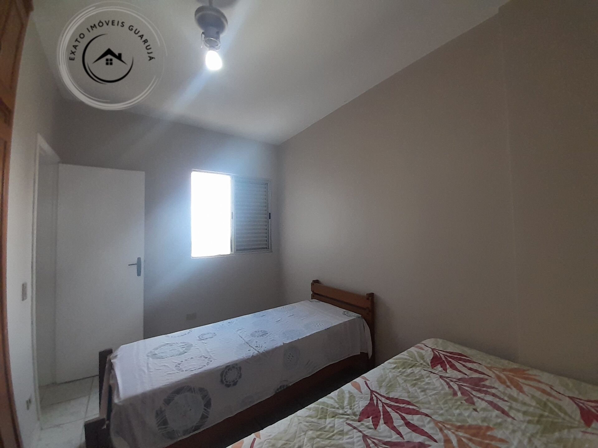 Apartamento padrão de 01 dormitório para locação anual na pr