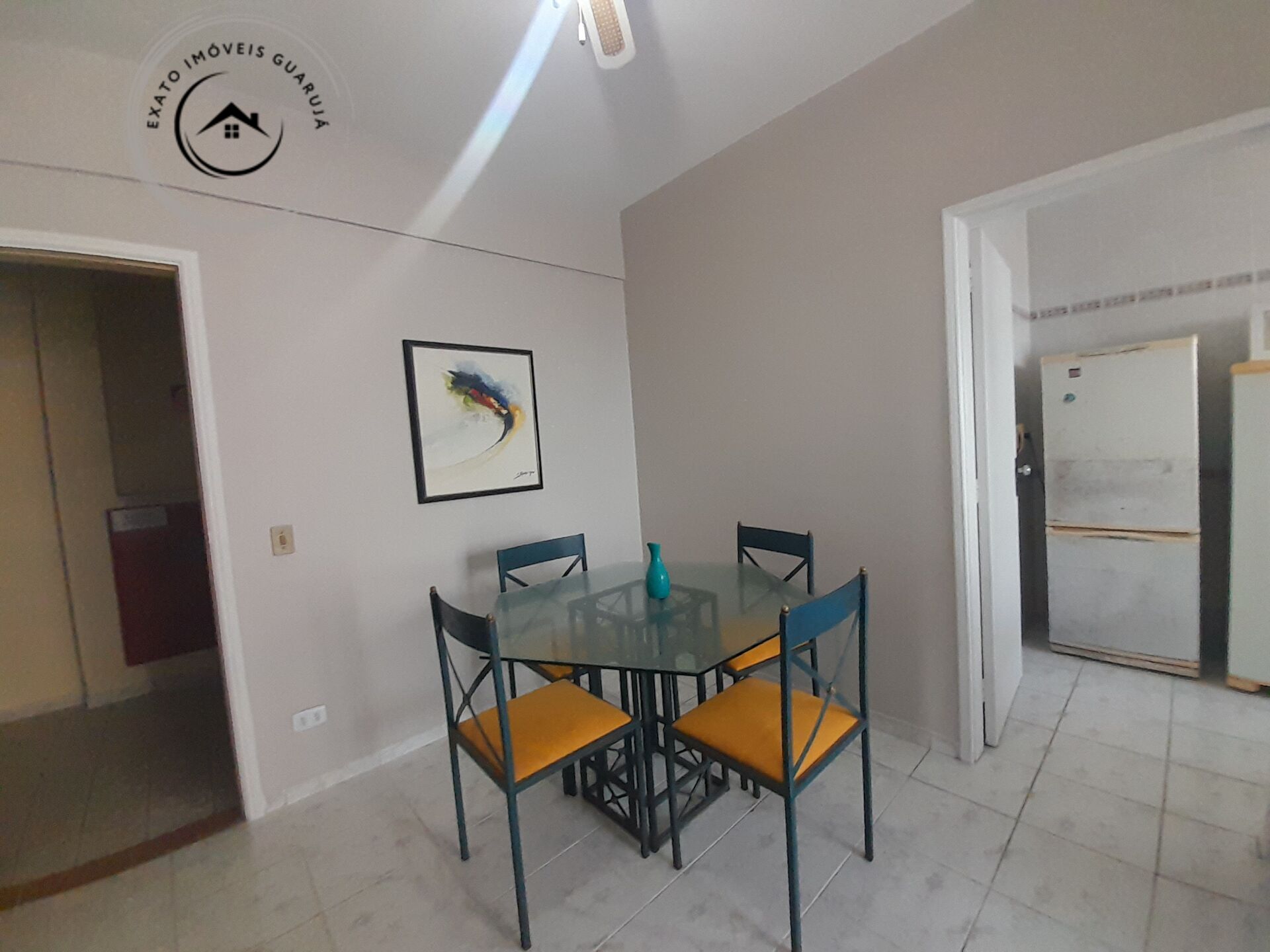 Apartamento padrão de 01 dormitório para locação anual na pr