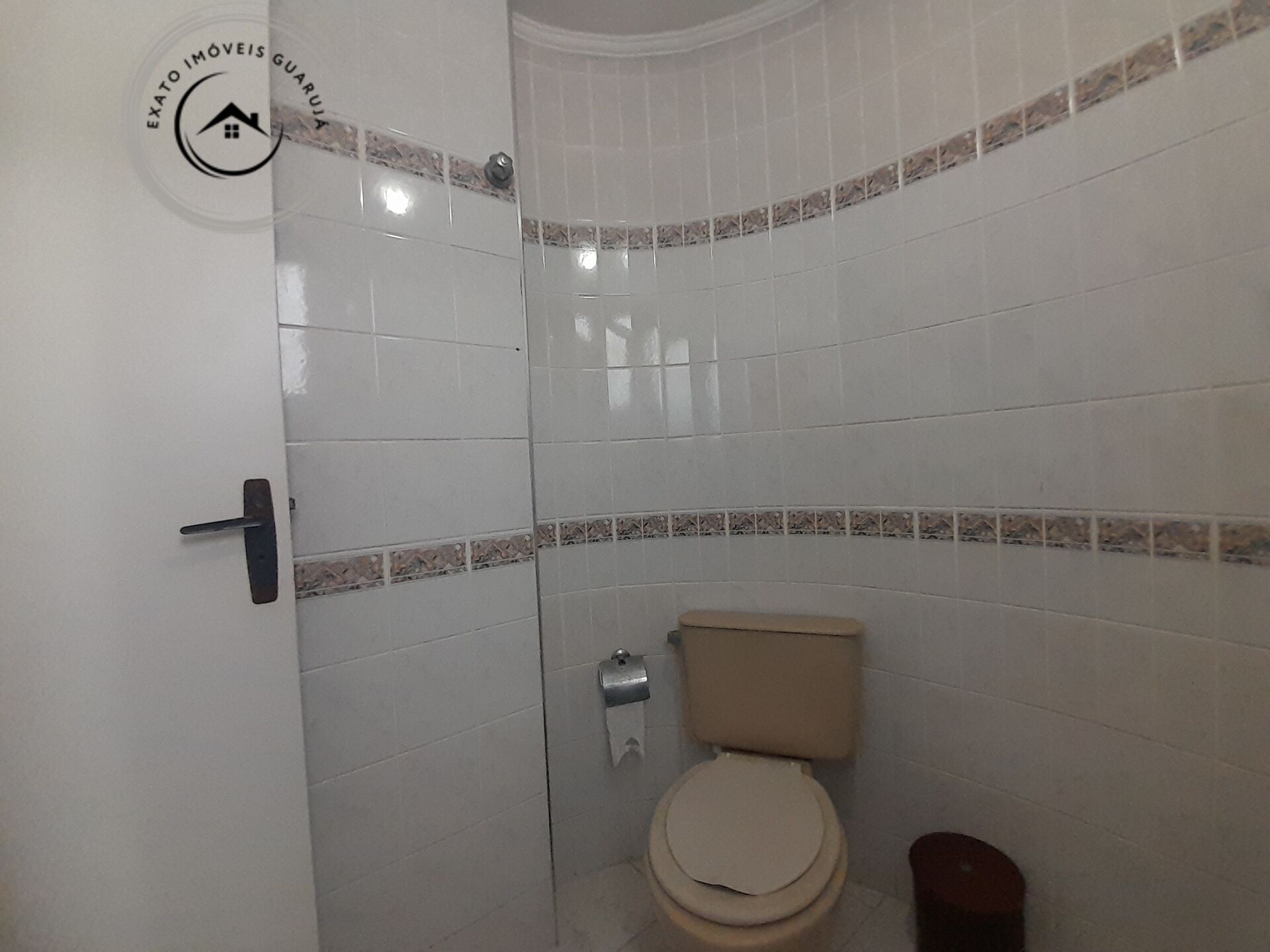 Apartamento padrão de 01 dormitório para locação anual na pr