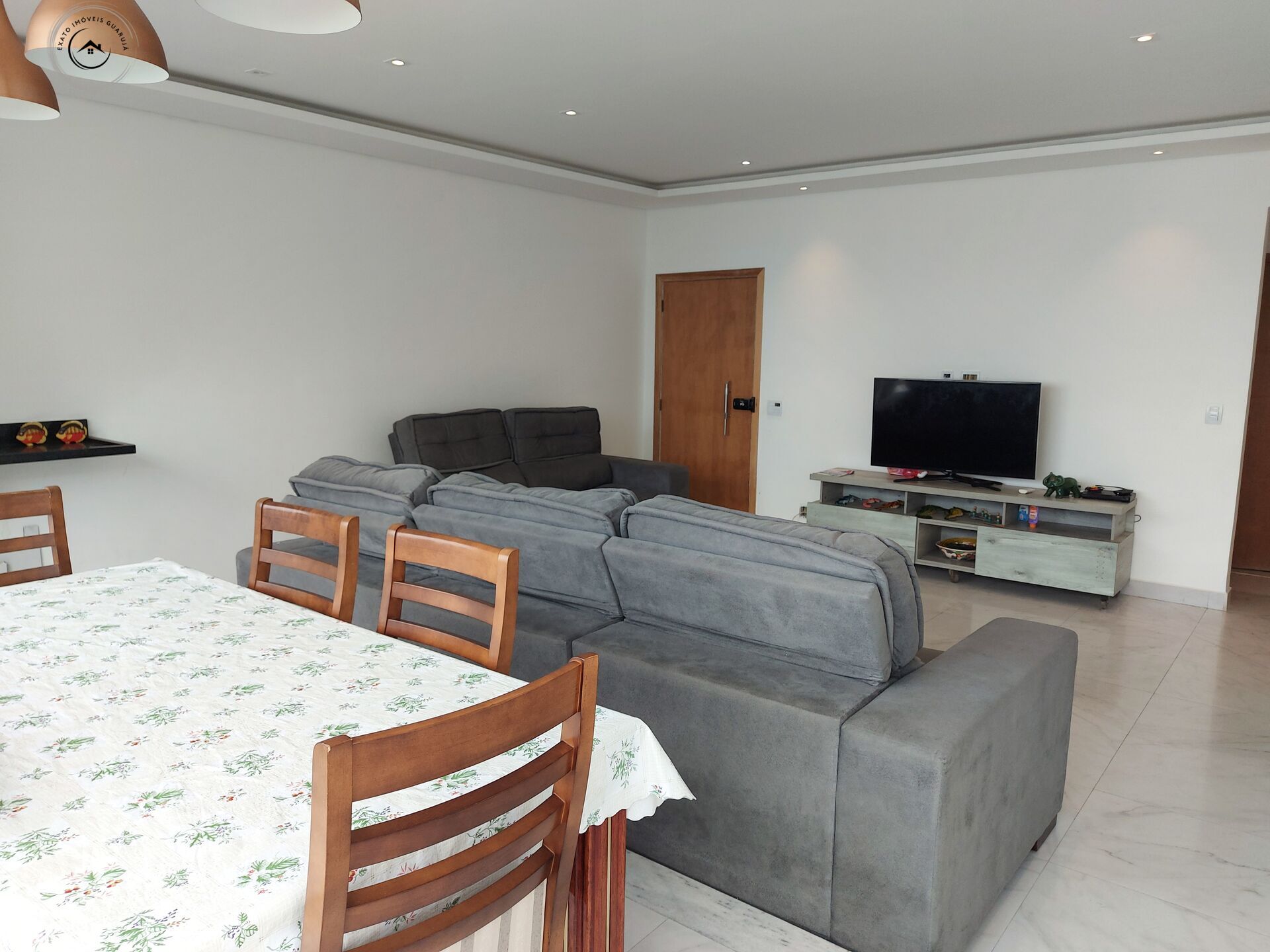 Apartamento padrão de 04 dormitórios para venda nas pitangue