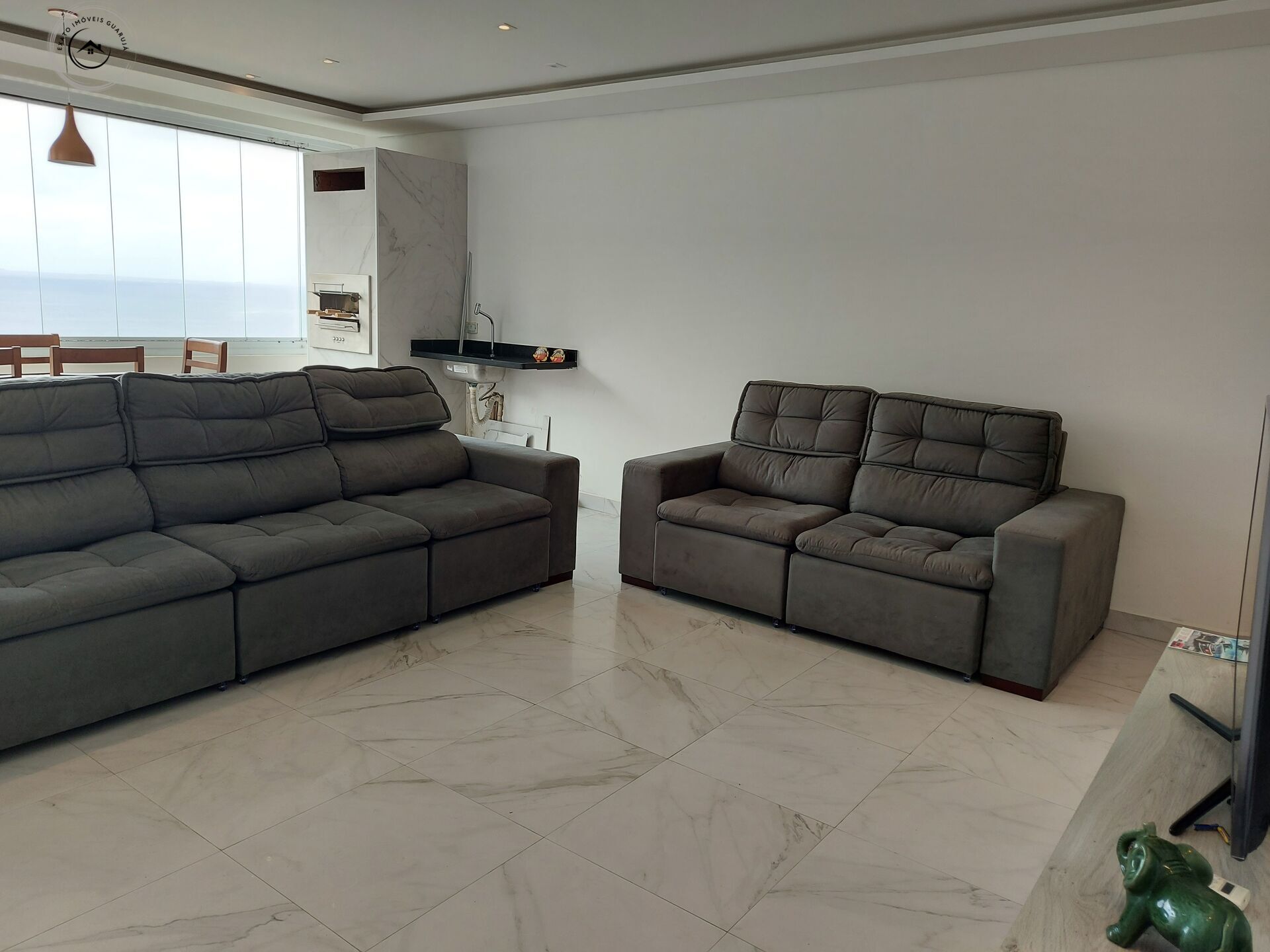 Apartamento padrão de 04 dormitórios para venda nas pitangue