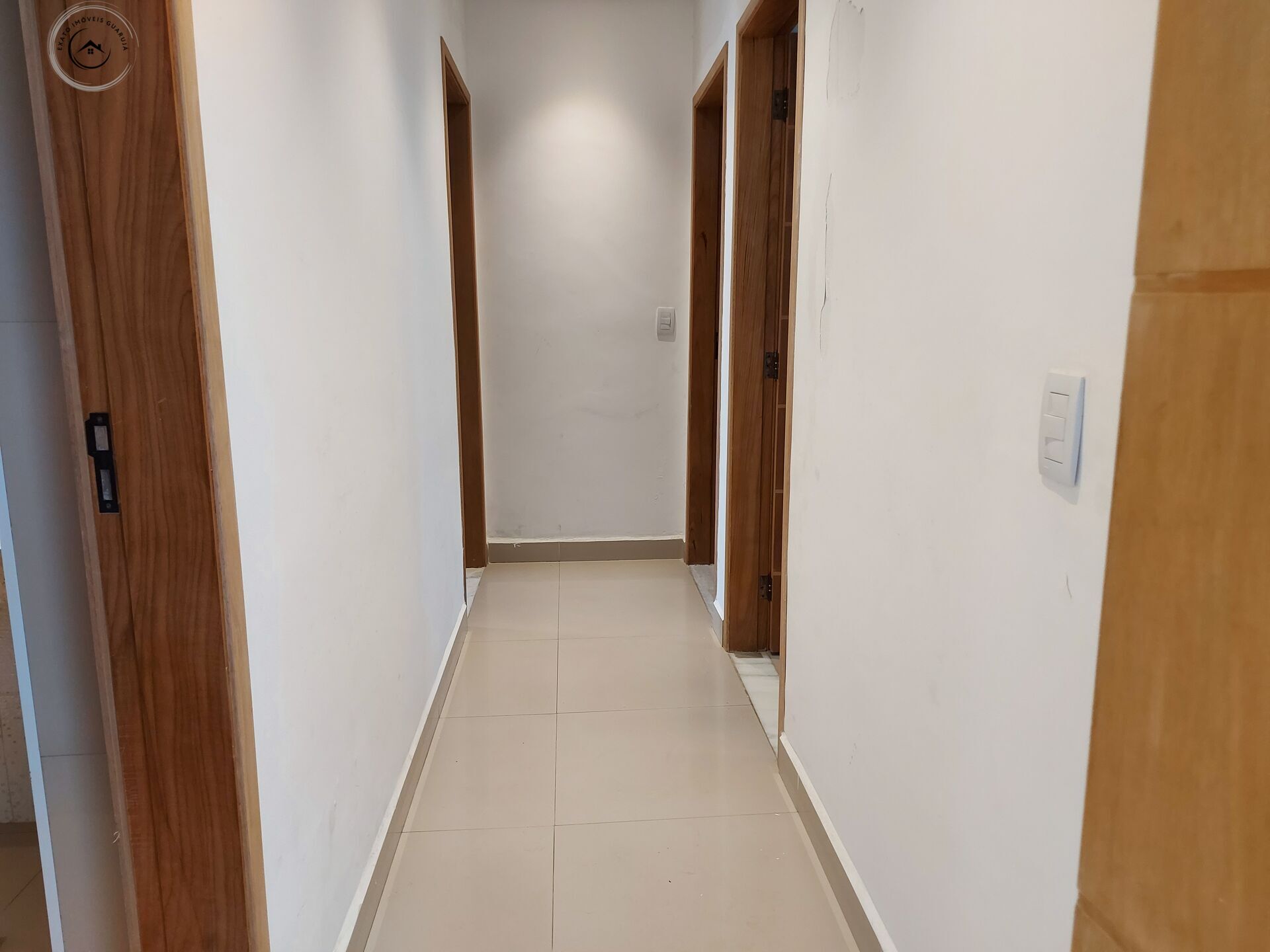 Apartamento padrão de 04 dormitórios para venda nas pitangue