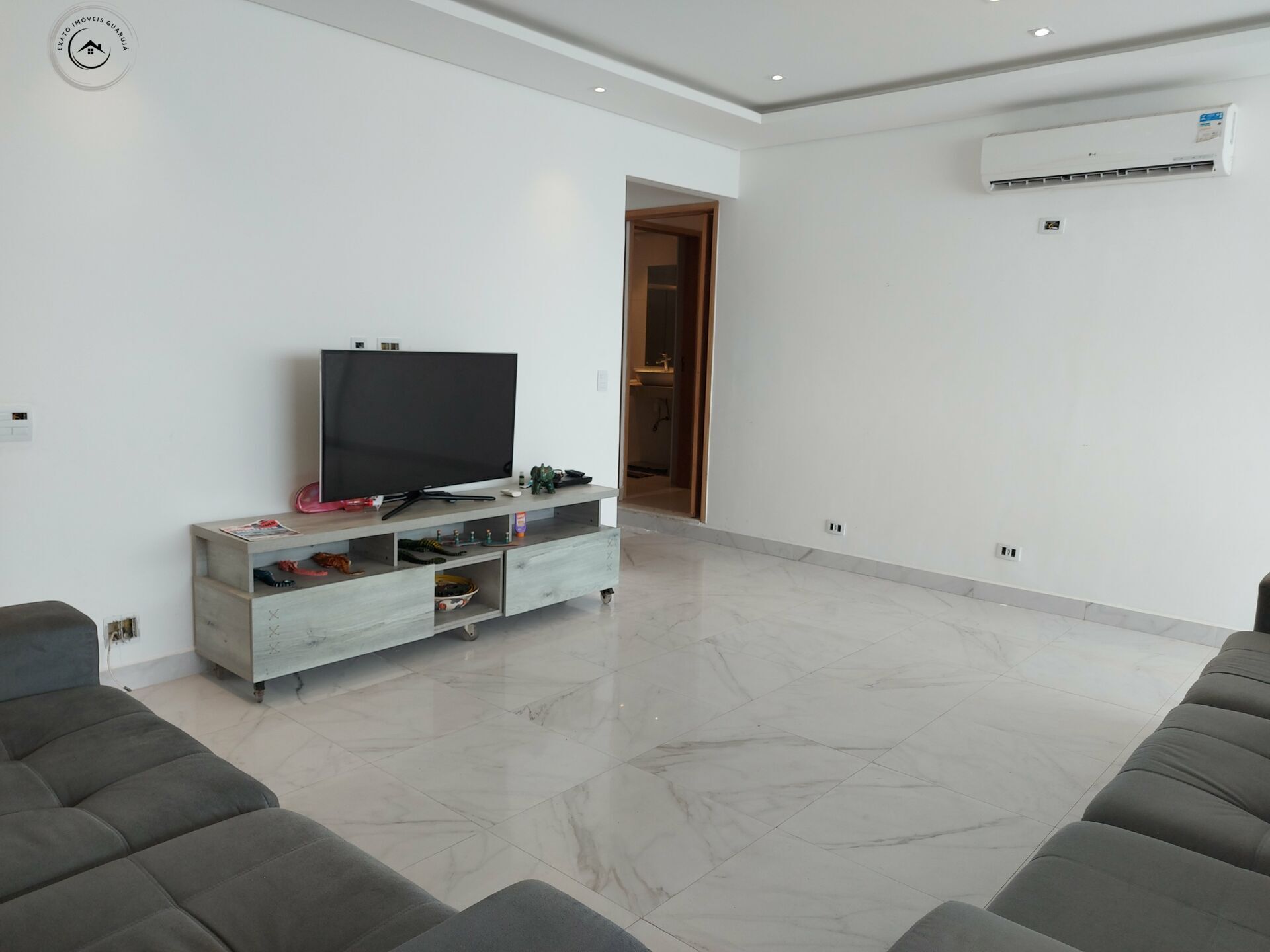 Apartamento padrão de 04 dormitórios para venda nas pitangue