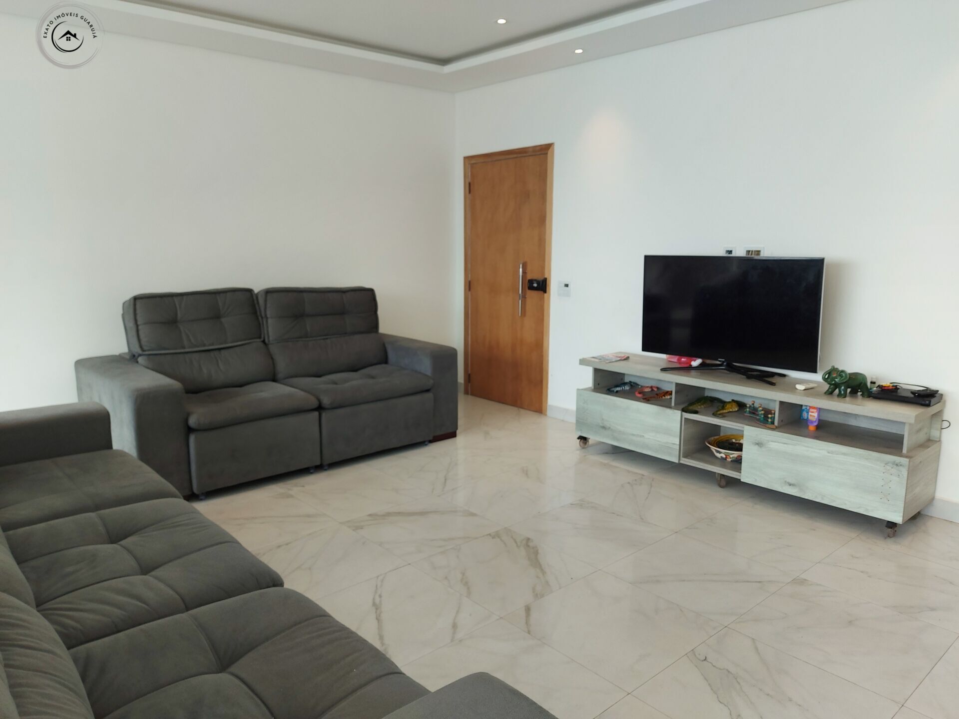 Apartamento padrão de 04 dormitórios para venda nas pitangue