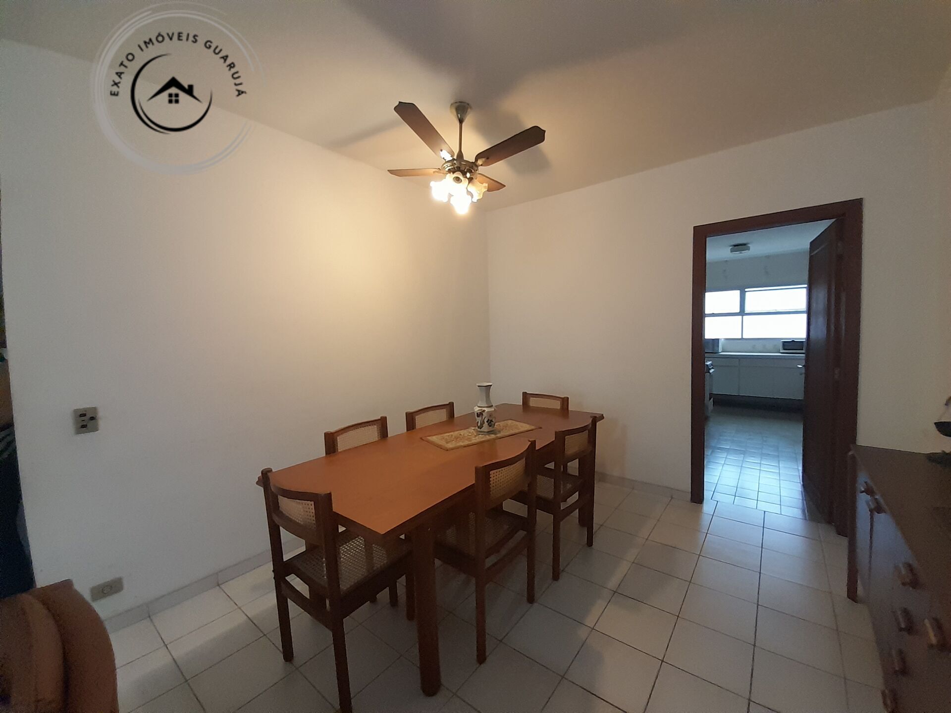Apartamento padrão de 03 dormitórios para venda nas pitangue