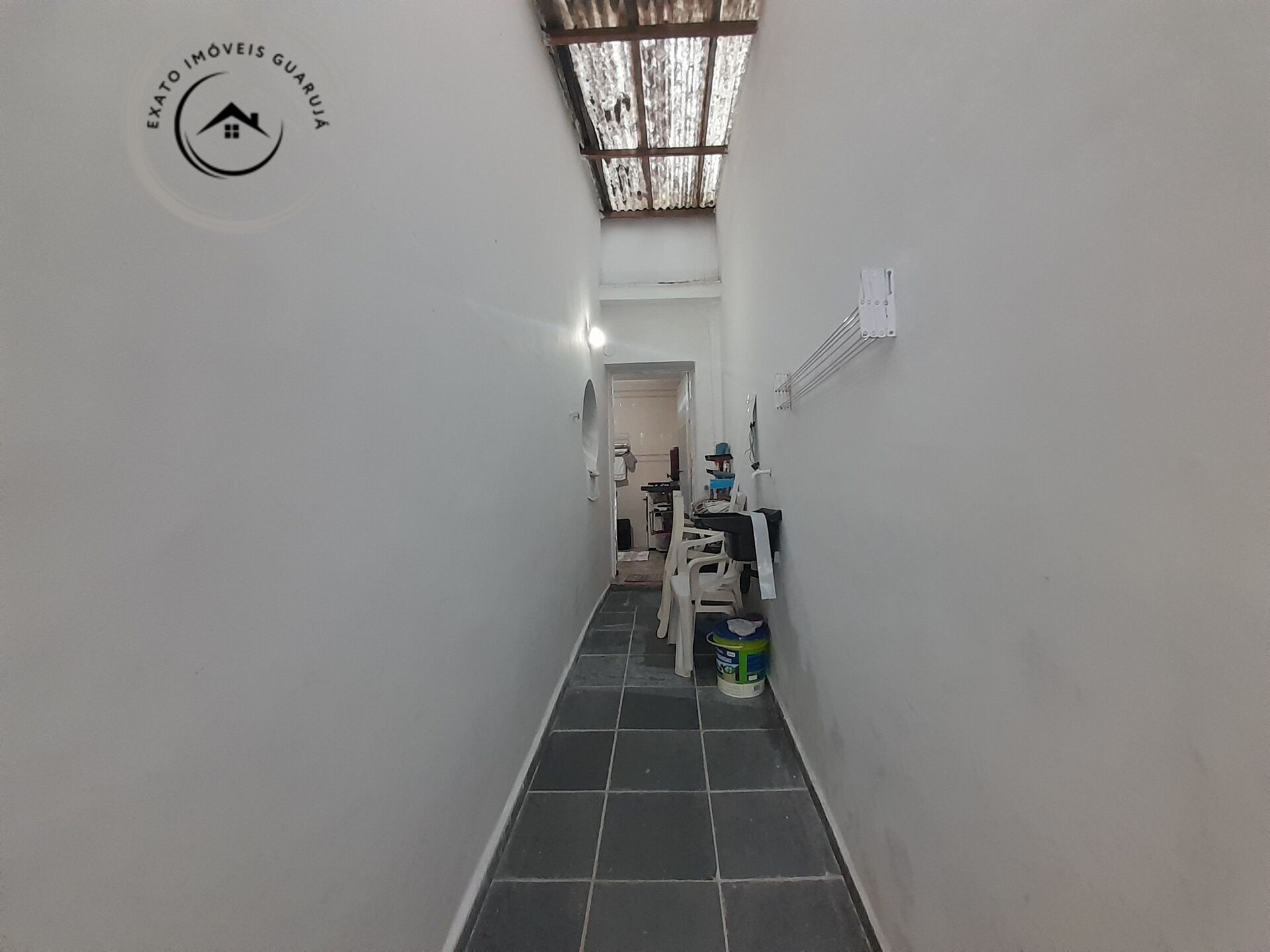 Casa padrão para locação comercial nas pitangueiras.
