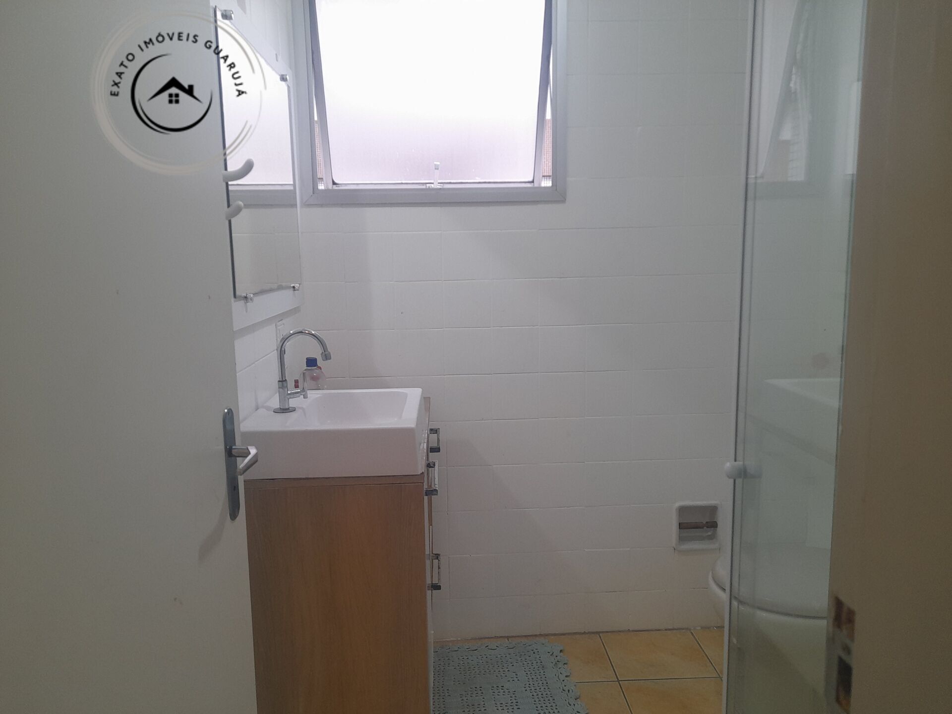 Apartamento padrão de 03 dormitórios para locação anual na p