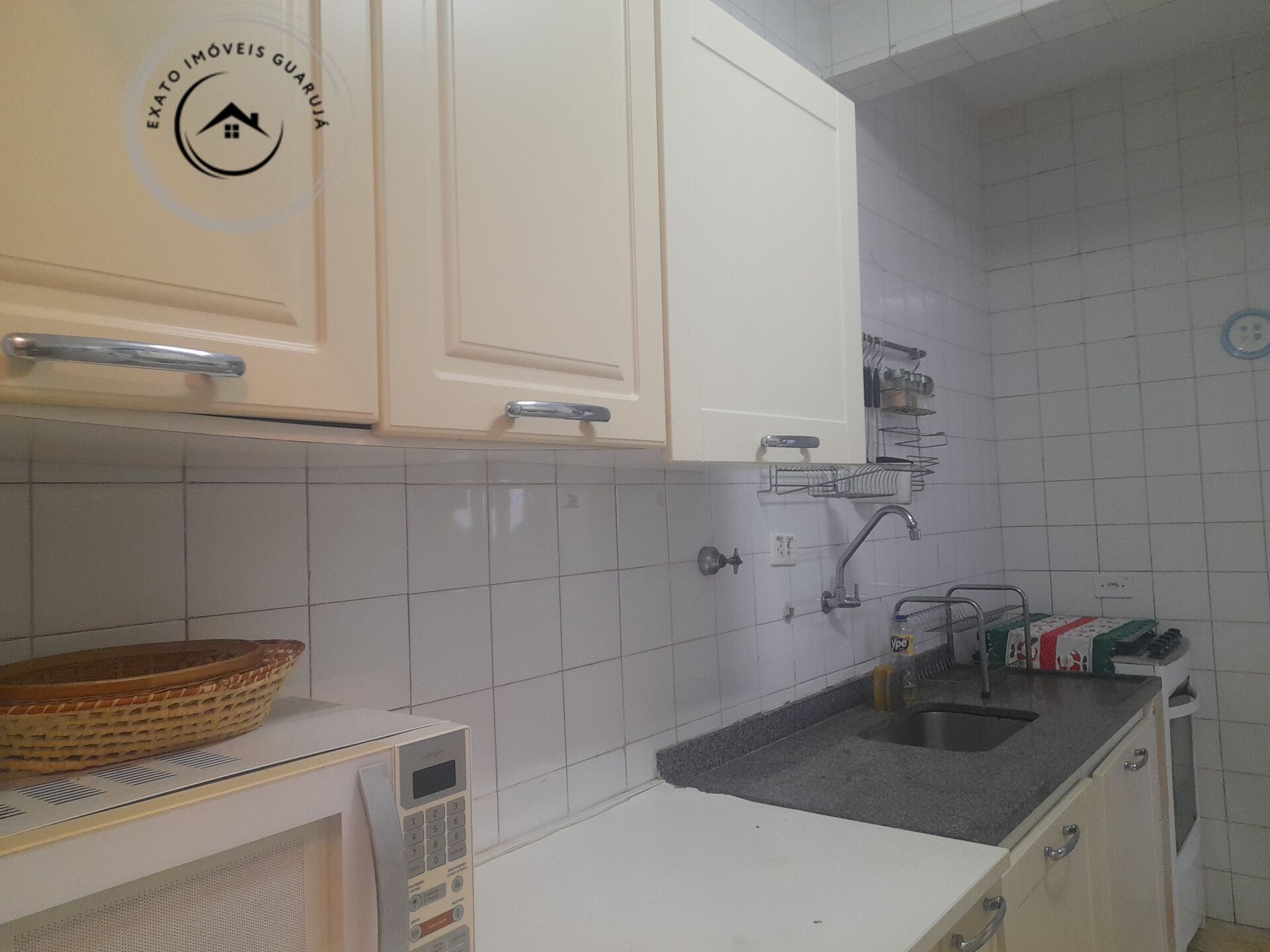 Apartamento padrão de 03 dormitórios para locação anual na p