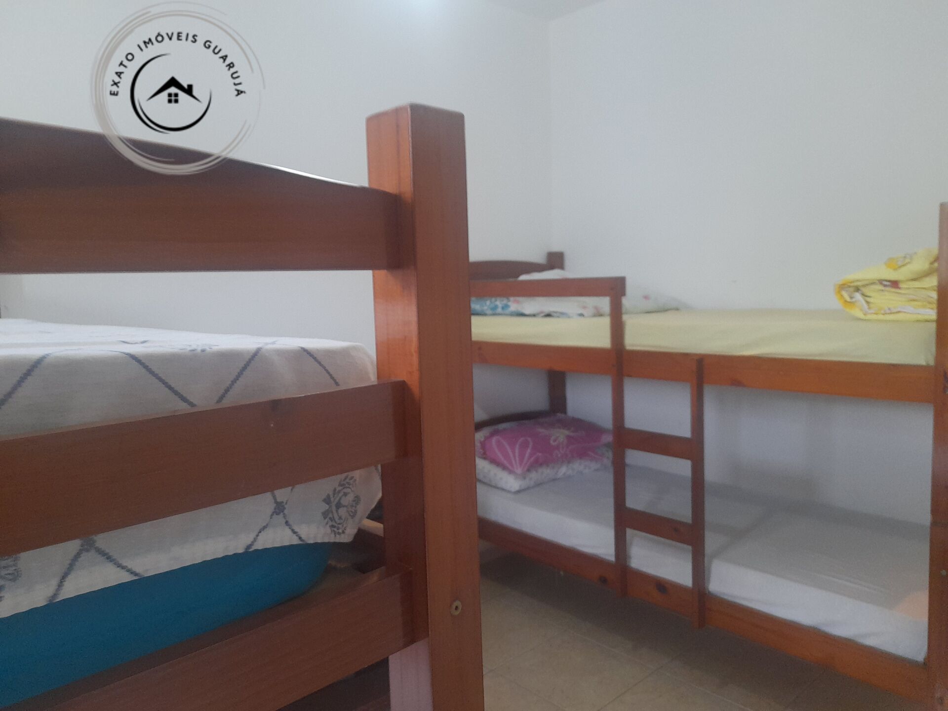 Apartamento padrão de 03 dormitórios para locação anual na p