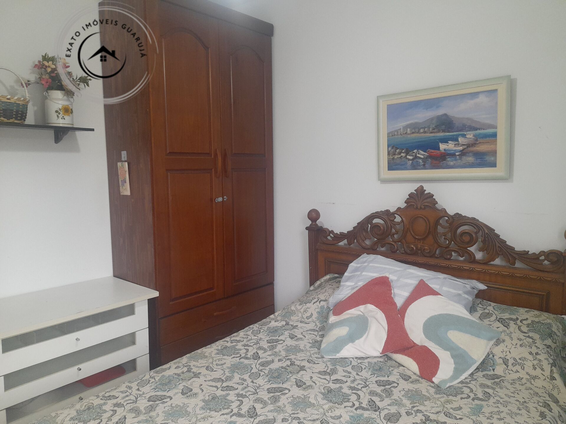 Apartamento padrão de 03 dormitórios para locação anual na p