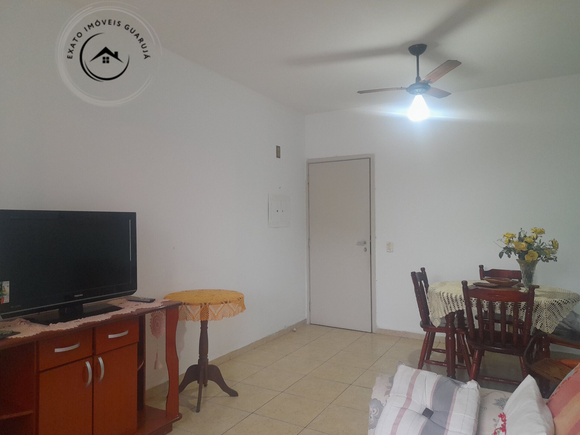 Apartamento padrão de 03 dormitórios para locação anual na p