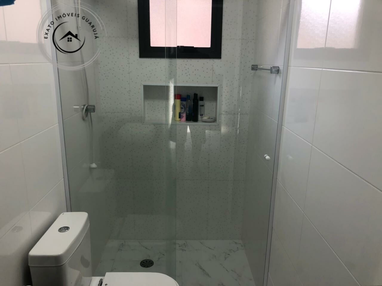 Apartamento padrão de 02 dormitórios para locação anual na p