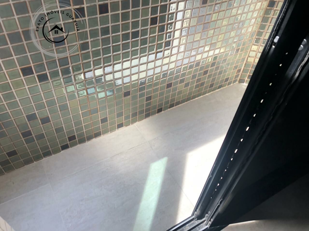 Apartamento padrão de 02 dormitórios para locação anual na p